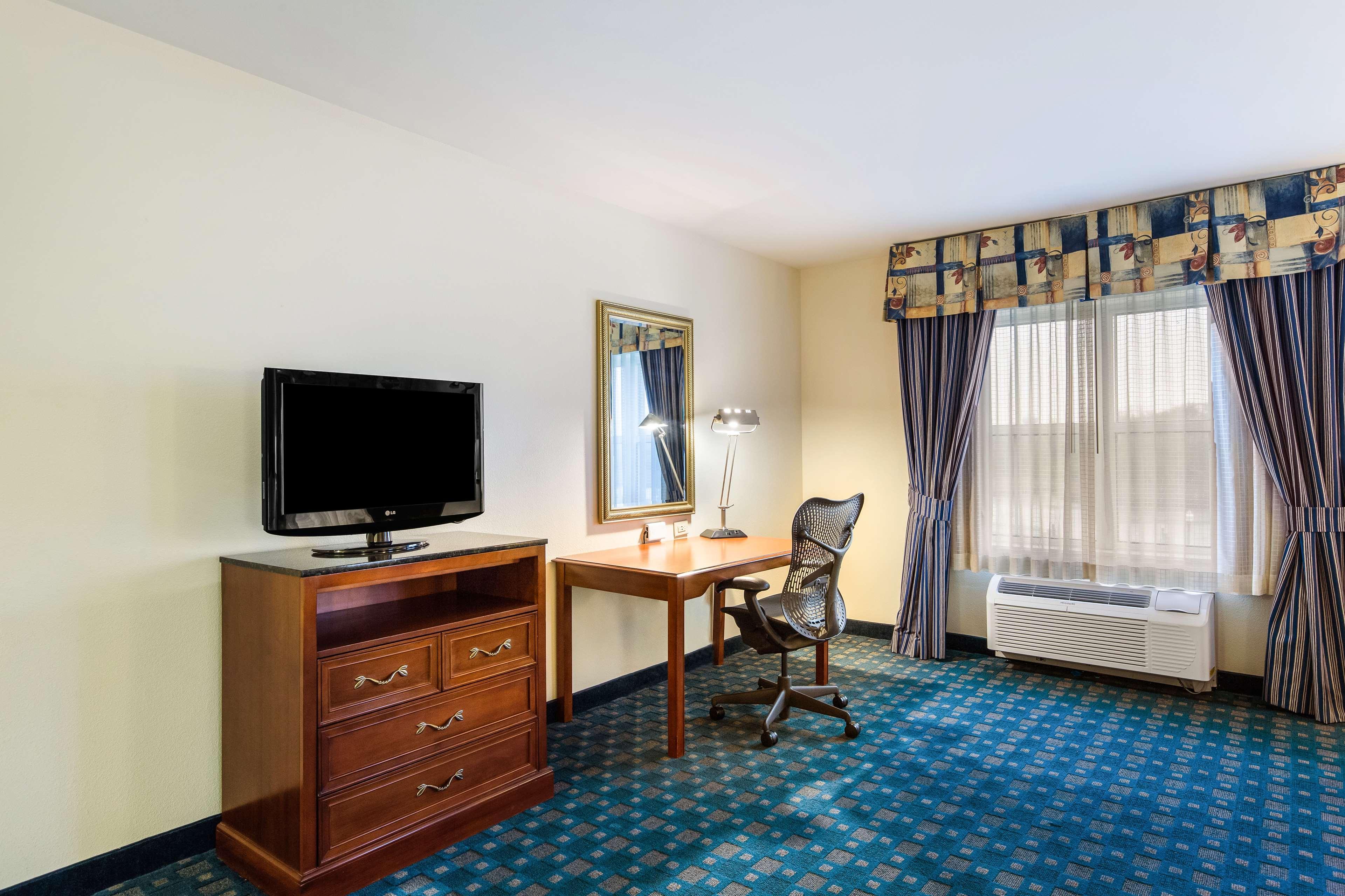 Hilton Garden Inn Suffolk Riverfront Esterno foto