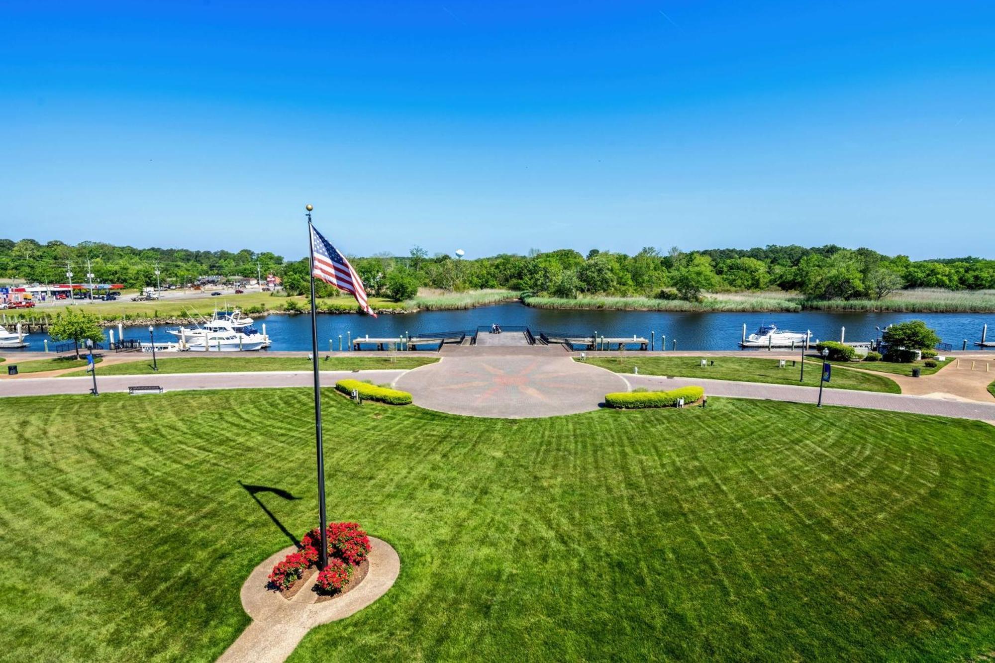 Hilton Garden Inn Suffolk Riverfront Esterno foto